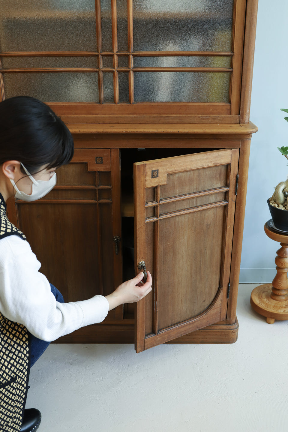 ジャパンアンティーク 食器棚 カップボード 大正ロマン 古道具 レトロ/Japanese Antique Glass Cup Board –  FURUICHI/古一