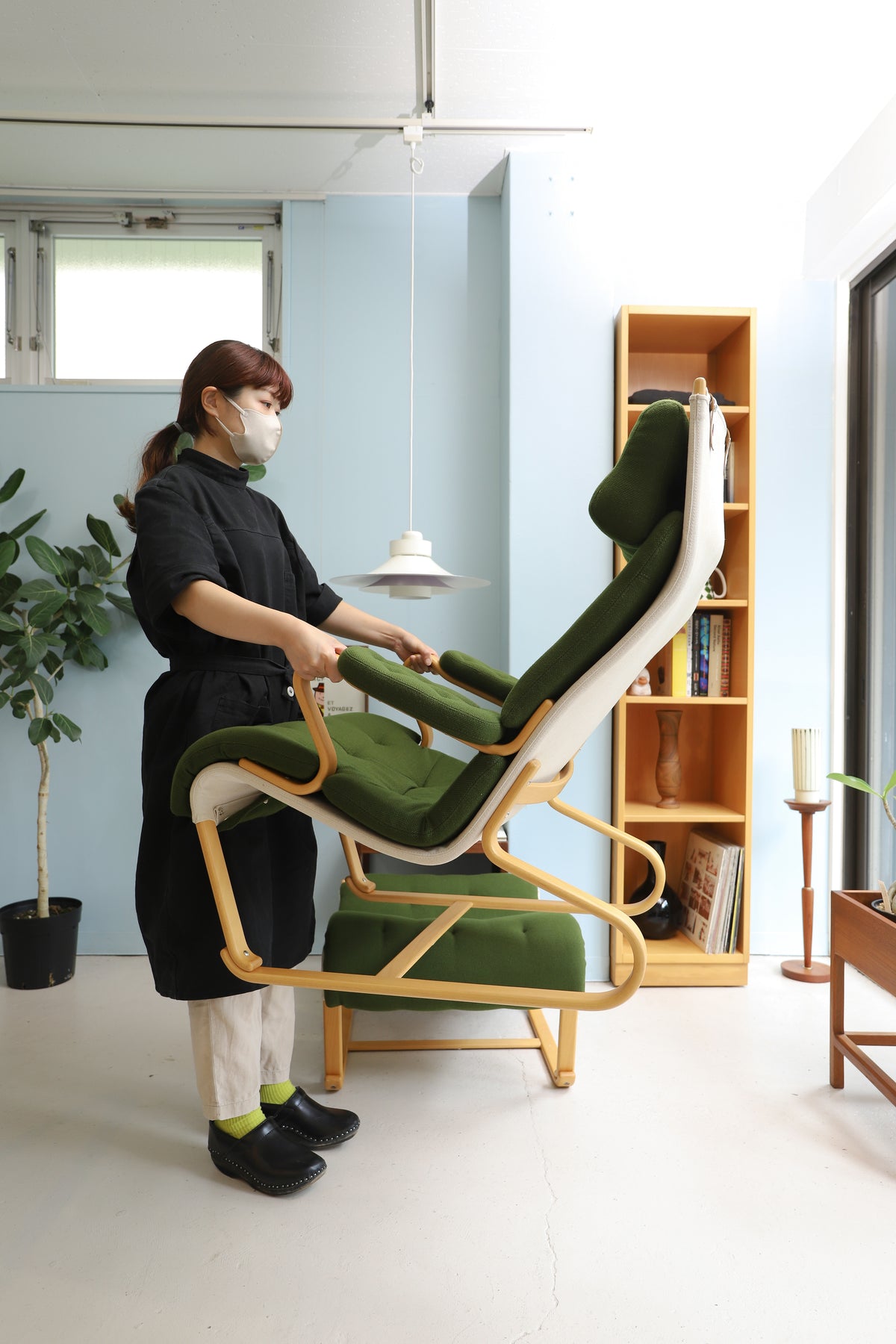Bruno Mathsson / ブルーノマットソン×スタッキングチェア マットソンシリーズのブラウンウォールナット色を期間限定で販売します